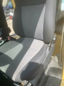 Opel vivaro sedačka Renault trafic řidič spolujezdec - 2
