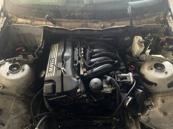 Motor BMW e46 318i s převodovkou - 2