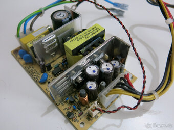 Custom PC zdroj ze zrušeného projektu 100-240V na 2x Molex - 2
