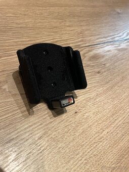 Brodit držák do auta na Apple iPhone SE, povrh samet - 2