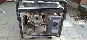 Motor z elektrocentrály 13HP - 2