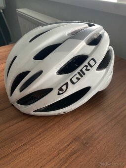 Přilba GIRO - 2