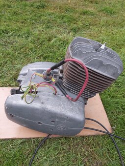 motor 450, čz 125, 476, manet, prase, čz 175, blatník pérák - 2