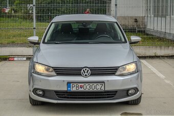 Volkswagen Jetta 1.6 TDI Comfortline DSG - 2