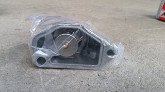 NOVY termostat - opel omega vectra astra zafira - 2