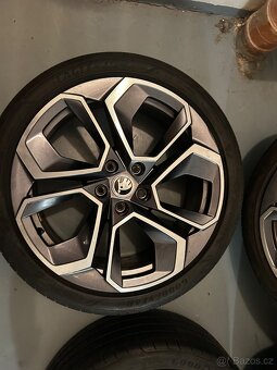 Letní sada kol Škoda Octavia IV RS 225/40/19 - 2