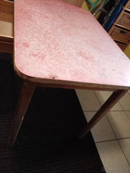 Stůl se šuplíkem - 2