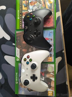 Xbox one S s 2 ovládači - 2