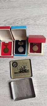 Medaile + tabatěrka - 2