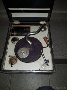 Starý gramofon - 2