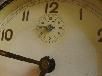 Starý budík CH - 2