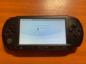 PSP 1004 Street Black + Adaptér + 2GB SD - 2