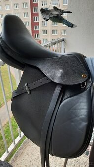 Sedlo skokové Supreme 17,5, třmeny, podbřišnik, gelovka - 2