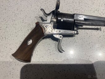 Historický revolver lefaux - 2
