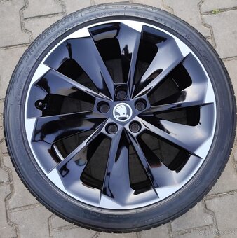 Originál sada disků Škoda Superb III 5x112 R19 Supernova - 2