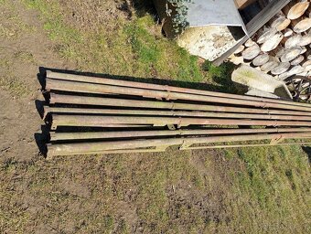 střešní konsrukce , kovové nosníky s příčníky 8000mm 7ks - 2