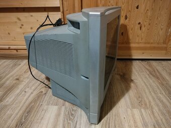 Stará funkční CRT televize JVC (uhlopříčka 51 cm) za odvoz - 2