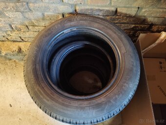 Pneu 195/65 R15 - 2