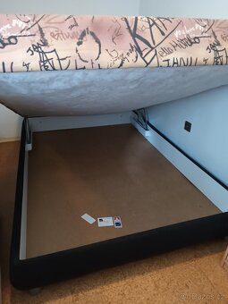 Čalouněná postel s úložným prostorem - 2