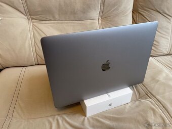 MacBook Pro 15-inch, 2018, 16 GB RAM, 500GB SSD - 2