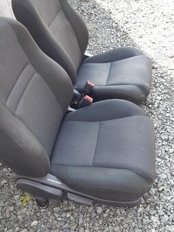 Sedačky Toyotaa Avensis - 2