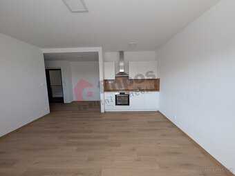 Pronájem bytu 1+kk, 40m2 v ulici Nádražní, Vlašim. - 2
