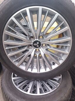 Mitsubishi Outlander - 2