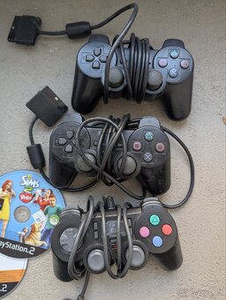 Herní konzole PlayStation 2 Slim + 3 ovladače - 2