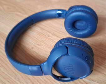 SLUCHÁTKA JBL TUNE 520BT modrá - 2