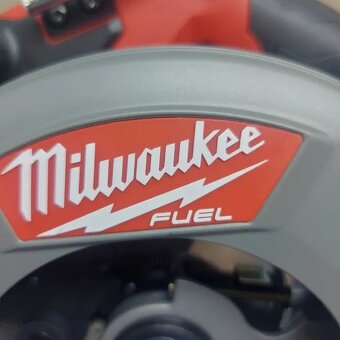 Nová AKU okružní pila na dřevo a plast Milwaukee M18 CCS55-0 - 2