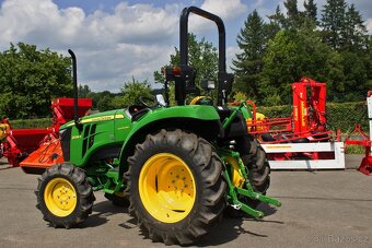 4x4 John Deere 3036E - 2