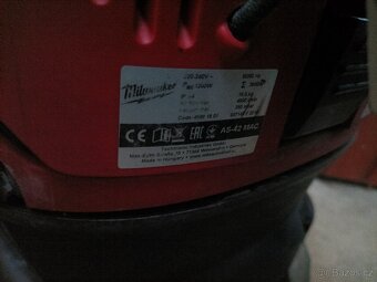 Průmyslový vysavač Milwaukee - 2