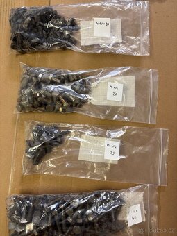 Prodám ŠROUBY M8-M10 - 2