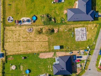 Prodej stavebního pozemku 2209m2 se stavebním povolením - 2