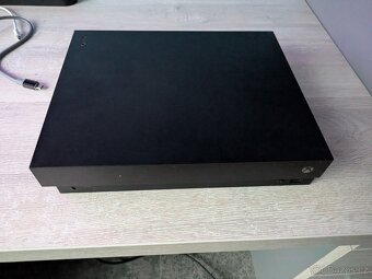 Microsoft Xbox One X 1TB - 2