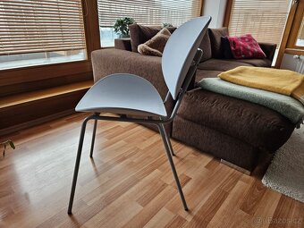 Plastová jídelní židle - 2