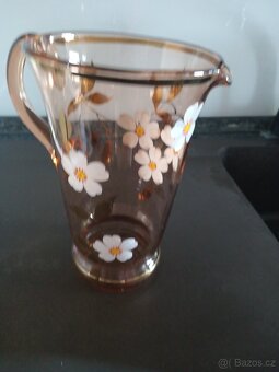 Skleněný, malovaný džbán. - 2