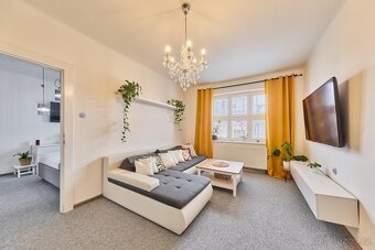 Prodej prostorného bytu 3+1 s lodžií u centra Pardubic - 2