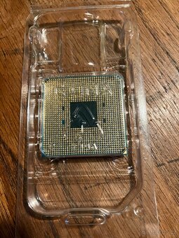 AMD Ryzen 5 2400g - 2