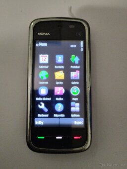 Nokia 5230 a další mobili - 2