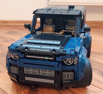 Lego 42110 Land Rover Defender (MOC) - 2