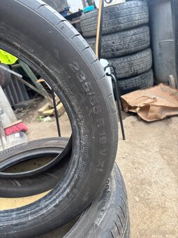 235/55 R19 105V XL. - 2