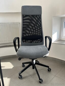 kancelářská židle IKEA Markus - světle šedá - 2