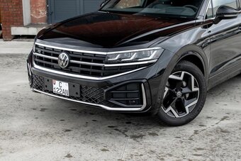 VW Touareg R-Line - 2