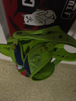 SnowBoard s Burton Custom vázáním. - 2