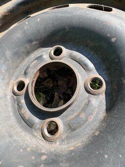 Sada 14“ plechových disků z Ford Sierra - 2