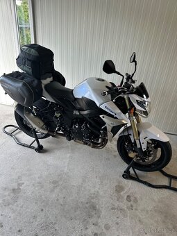SUZUKI GSR 750. 3600€ - 2