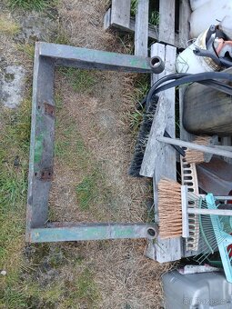 Držák rámu zetor 50 super - 2