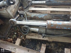 Hydraulické písty Fuchs 713,714. - 2
