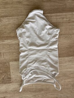 Bílý baletní dres - 2